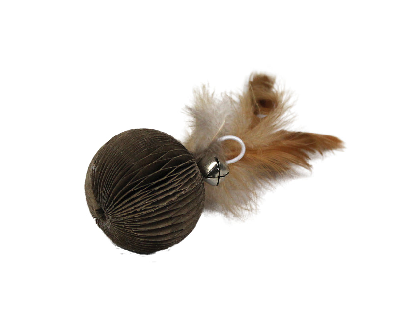 BOLA 4 CM DE CARTON CON PLUMA Y CAMPANA